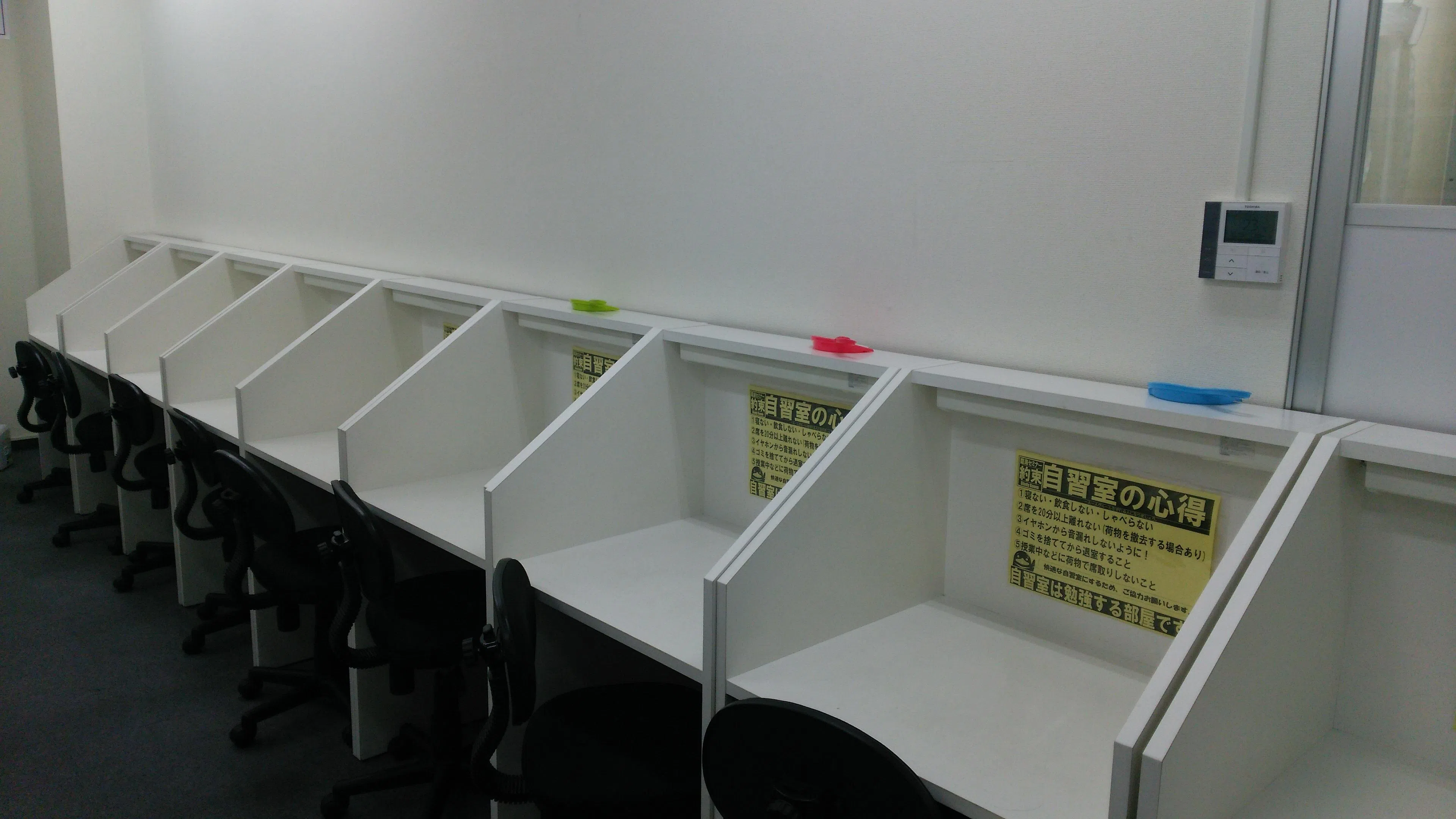 静かで広い自習室も完備！